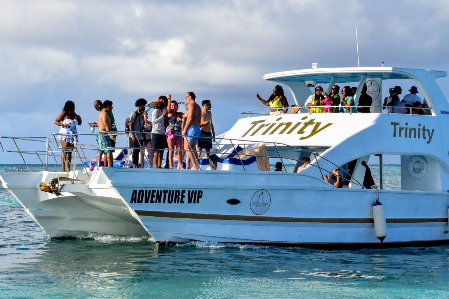 Hip Hop Party Boat with Snorkeling, Open Bar & Natural Pool