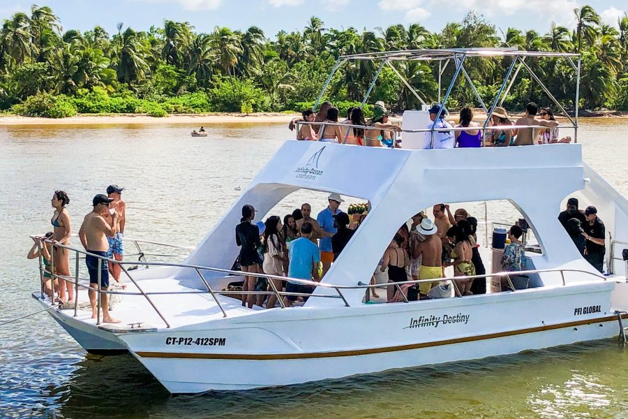 Private Boat Cruise with Snorkeling, Open Bar and Free Drinks (US$700/ 1 to 10 PEOPLE)